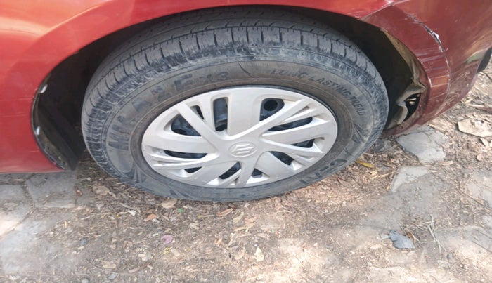 2013 Maruti Swift VXI, Petrol, Manual, 82,682 km, tyre