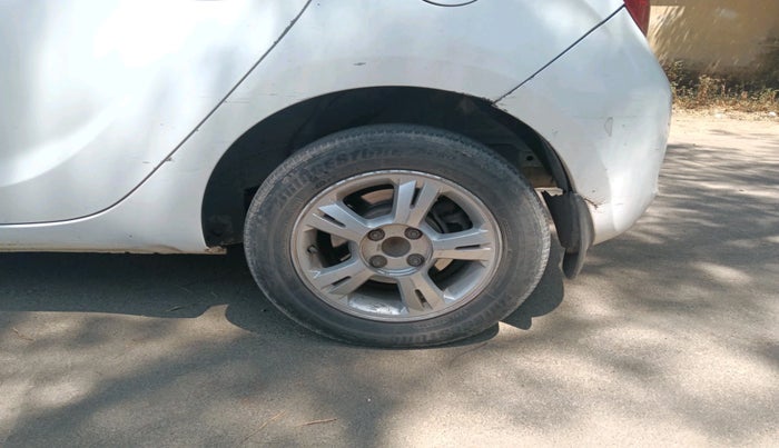 2010 Hyundai i20 ASTA 1.4 CRDI, Diesel, Manual, 2,49,796 km, tyre