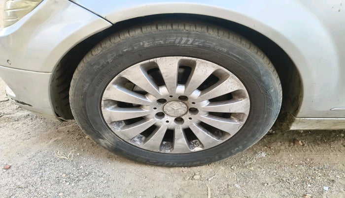 2009 Mercedes Benz C Class 220 CDI ELEGANCE AT, Diesel, Automatic, 1,10,748 km, tyre