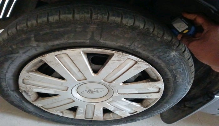 2012 Ford Figo ZXI 1.4 DIESEL, Diesel, Manual, 1,17,913 km, tyre