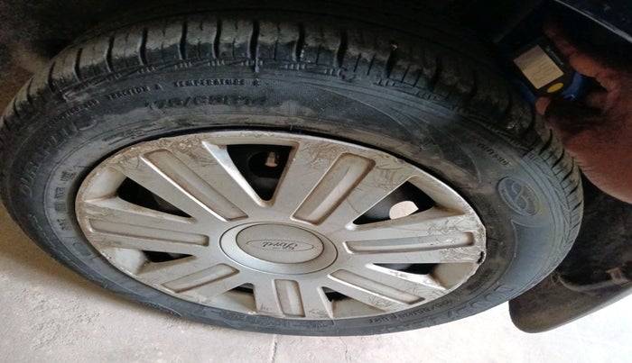 2012 Ford Figo ZXI 1.4 DIESEL, Diesel, Manual, 1,17,913 km, tyre