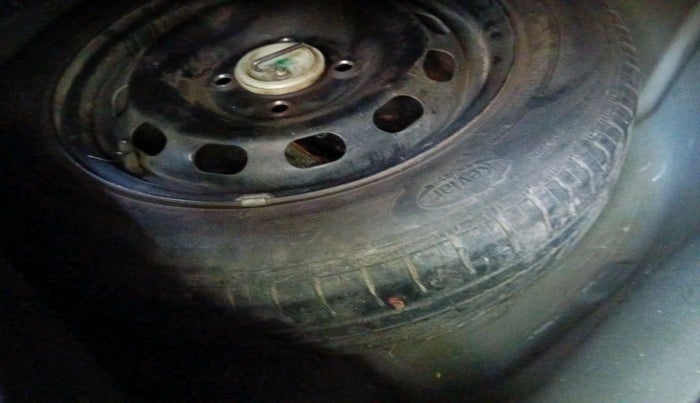 2012 Ford Figo ZXI 1.4 DIESEL, Diesel, Manual, 1,17,913 km, tyre