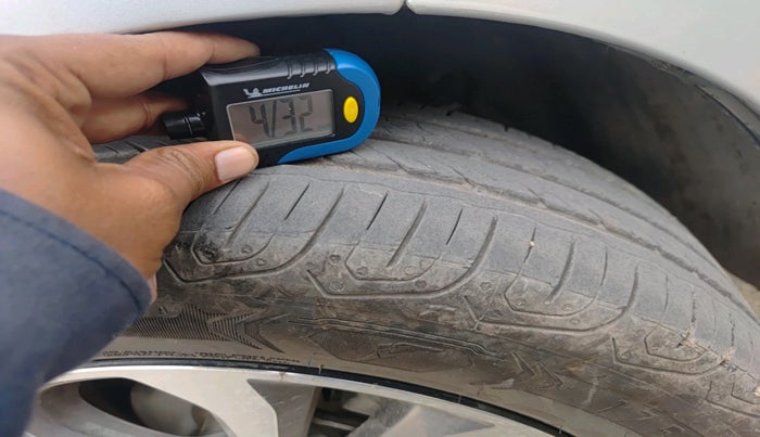 2017 Hyundai Xcent SX 1.2 CRDI (O), Diesel, Manual, 1,49,557 km, tyre