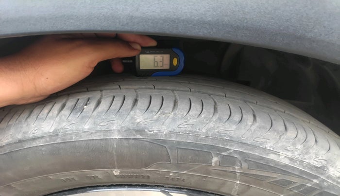 2024 Tata NEXON FEARLESS + SUNROOF DCA DUAL TONE 1.2 PETROL, Petrol, Automatic, 75,600 km, tyre