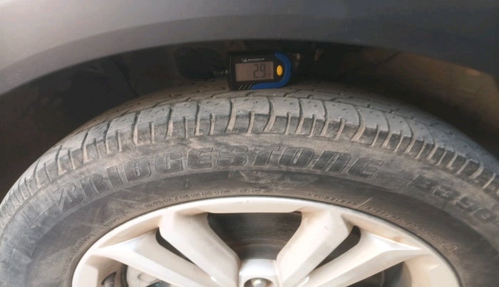 2015 Hyundai Creta SX PLUS 1.6 PETROL, Petrol, Manual, 1,34,781 km, tyre