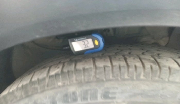 2015 Hyundai Creta SX PLUS 1.6 PETROL, Petrol, Manual, 1,34,781 km, tyre