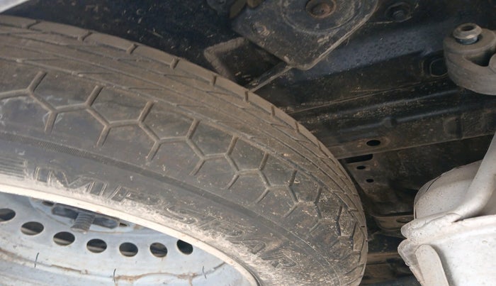 2022 Mahindra XUV700 AX 5 P AT 5 STR, Petrol, Automatic, 84,754 km, tyre