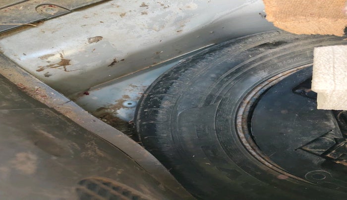 2011 Hyundai i10 ERA 1.1, Petrol, Manual, 1,37,834 km, tyre