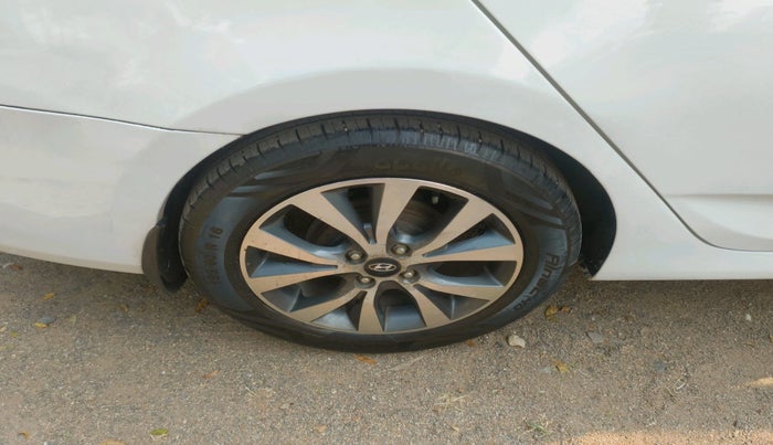 2015 Hyundai Verna FLUIDIC 1.6 VTVT SX, Petrol, Manual, 80,892 km, tyre