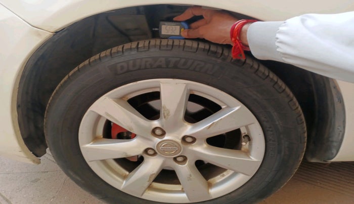 2011 Nissan Sunny XV PETROL, Petrol, Manual, 68,998 km, tyre