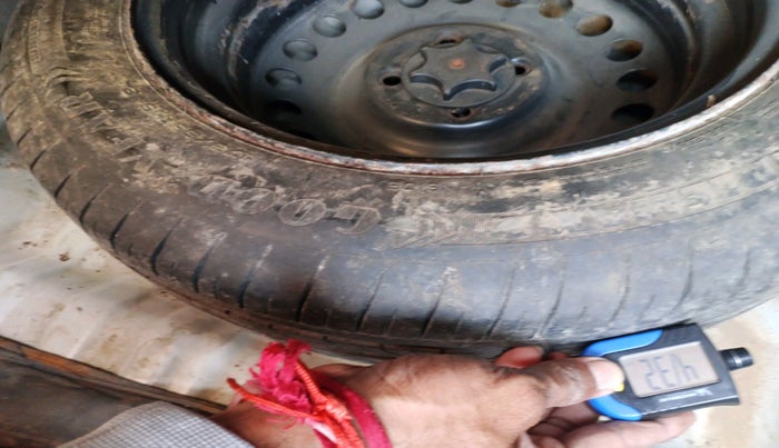 2011 Nissan Sunny XV PETROL, Petrol, Manual, 68,998 km, tyre