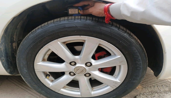 2011 Nissan Sunny XV PETROL, Petrol, Manual, 68,998 km, tyre