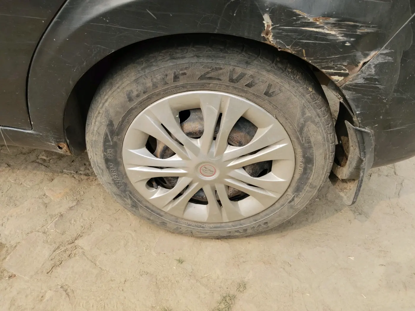 2015 Tata Zest XM PETROL, CNG, Manual, 74,880 km, tyre