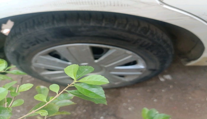 2011 Ford Figo TITANIUM 1.4 DIESEL, Diesel, Manual, 1,35,990 km, tyre