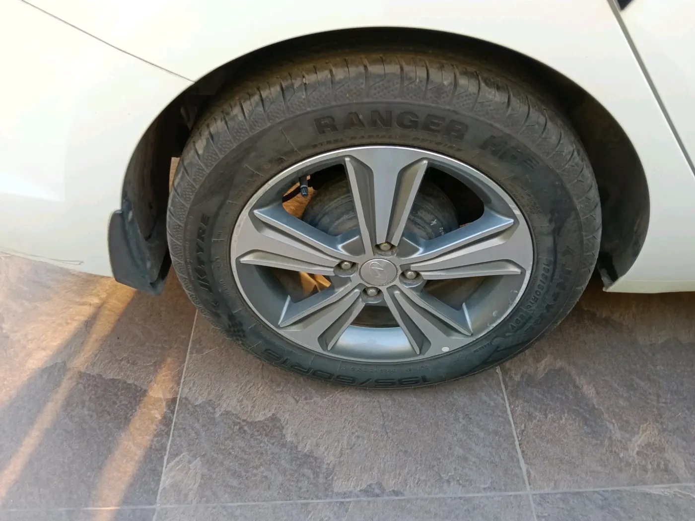 2017 Hyundai Verna 1.6 VTVT SX O, Petrol, Manual, 74,165 km, tyre