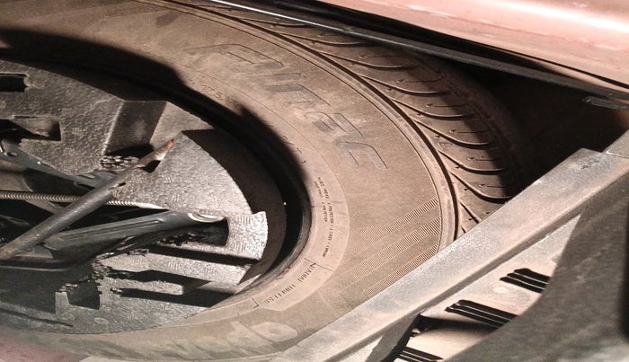 2015 Volkswagen Polo GT TSI AT, Petrol, Automatic, 1,10,618 km, tyre