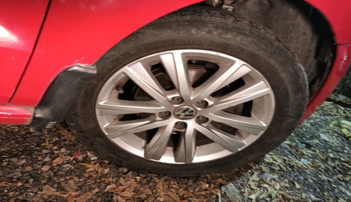 2015 Volkswagen Polo GT TSI AT, Petrol, Automatic, 1,10,618 km, tyre