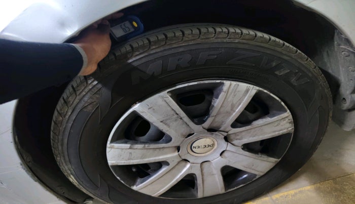 2011 Volkswagen Polo COMFORTLINE 1.2L PETROL, Petrol, Manual, 53,961 km, tyre