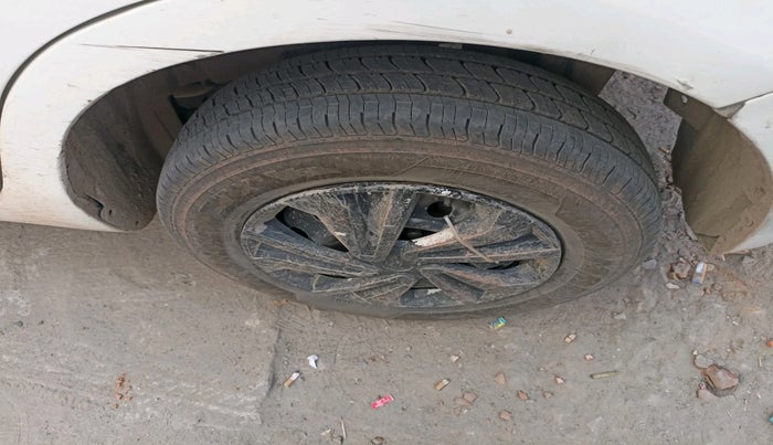 2014 Maruti Swift Dzire LDI, Diesel, Manual, 1,27,127 km, tyre