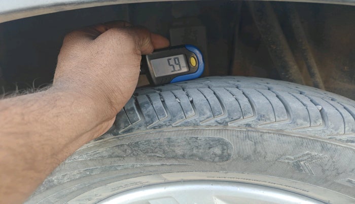 2019 Renault Kwid RXL, Petrol, Manual, 89,722 km, tyre