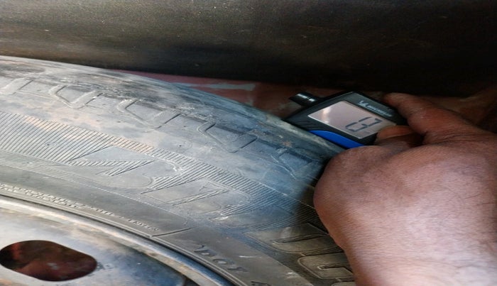 2012 Ford Figo ZXI 1.2 PETROL, Petrol, Manual, 1,29,047 km, tyre