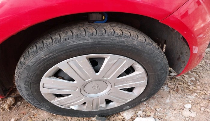 2012 Ford Figo ZXI 1.2 PETROL, Petrol, Manual, 1,29,047 km, tyre