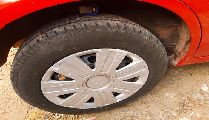 2012 Ford Figo ZXI 1.2 PETROL, Petrol, Manual, 1,29,047 km, tyre