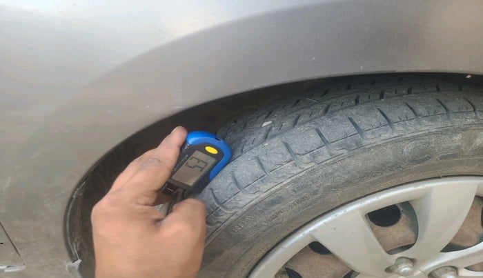 2013 Hyundai Eon MAGNA +, Petrol, Manual, 52,239 km, tyre