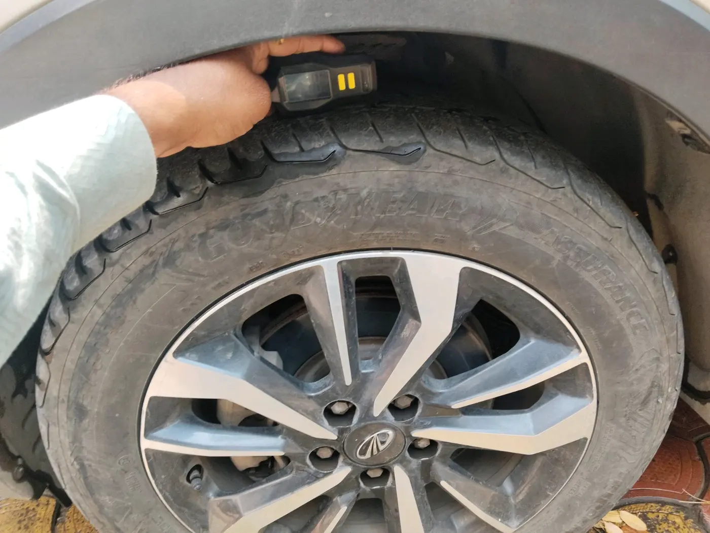 2019 Mahindra XUV300 W8 (O) 1.5 DIESEL, Diesel, Manual, 1,24,380 km, tyre