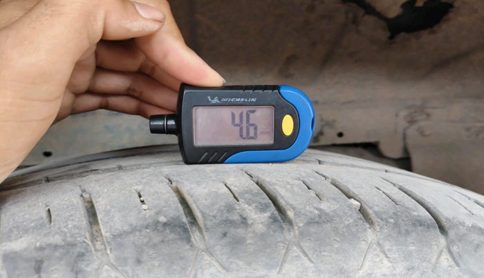 2009 Mahindra Xylo E8, Diesel, Manual, 1,55,023 km, tyre