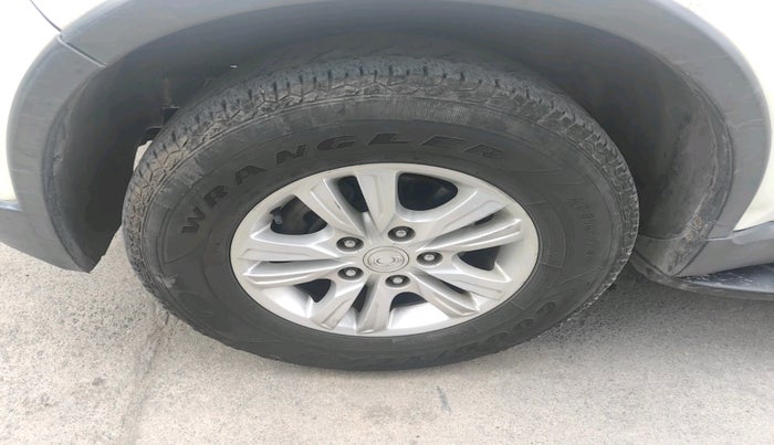 2015 Ssangyong Rexton RX7, Diesel, Automatic, 74,999 km, tyre