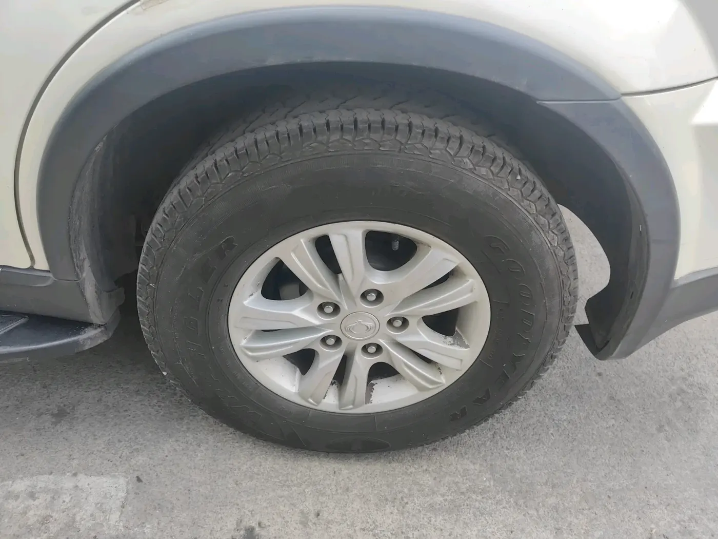 2015 Ssangyong Rexton RX7, Diesel, Automatic, 74,999 km, tyre