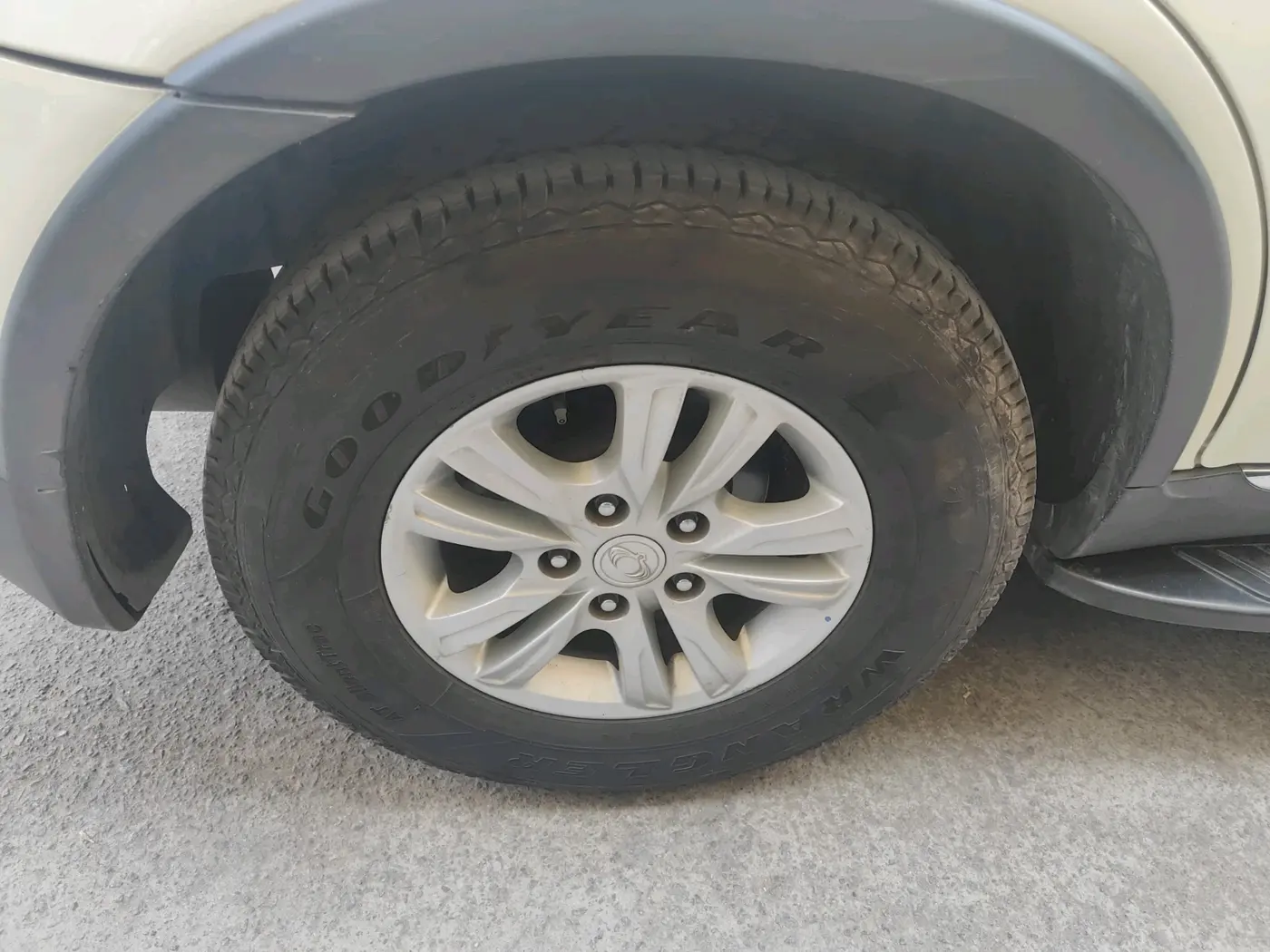2015 Ssangyong Rexton RX7, Diesel, Automatic, 74,999 km, tyre
