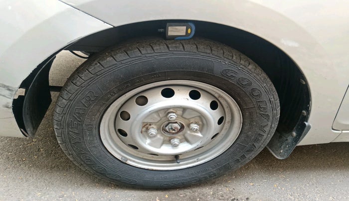 2012 Hyundai Eon D-LITE, Petrol, Manual, 10,075 km, tyre