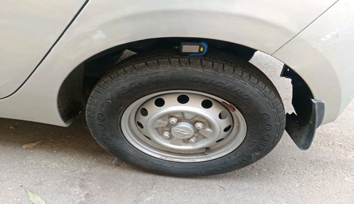 2012 Hyundai Eon D-LITE, Petrol, Manual, 10,075 km, tyre