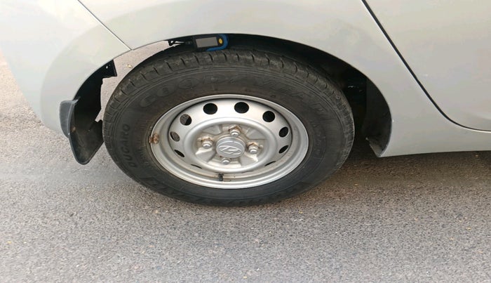 2012 Hyundai Eon D-LITE, Petrol, Manual, 10,075 km, tyre