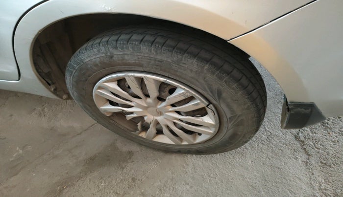 2015 Maruti Swift Dzire VXI, Petrol, Manual, 1,30,344 km, tyre