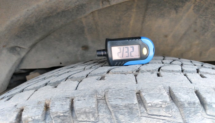 2016 Mitsubishi Pajero Sport 2.5 AT 4X2, Diesel, Automatic, 2,30,236 km, tyre