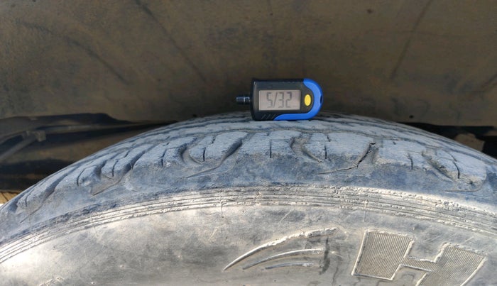 2016 Mitsubishi Pajero Sport 2.5 AT 4X2, Diesel, Automatic, 2,30,236 km, tyre