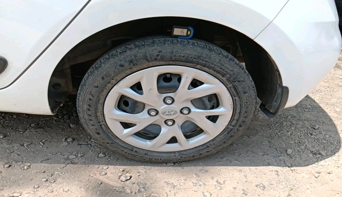 2018 Hyundai Grand i10 MAGNA AT 1.2 KAPPA VTVT, Petrol, Automatic, 53,253 km, tyre