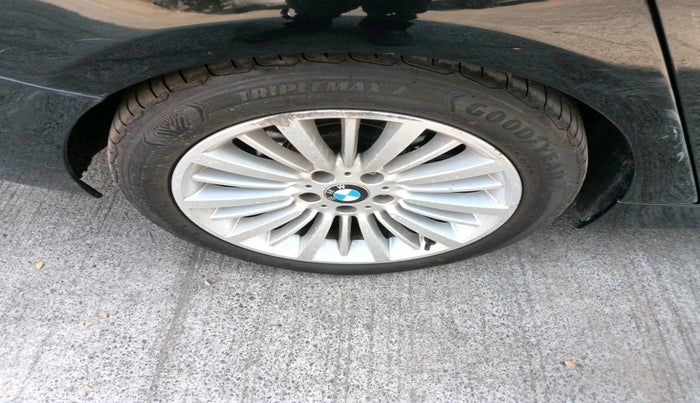 2015 BMW 3 Series 320D GT LUXURY LINE, Diesel, Automatic, 90,265 km, tyre