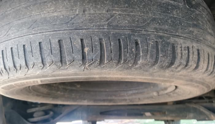 2019 Mahindra MARAZZO M2 8 STR, Diesel, Manual, 1,00,294 km, tyre