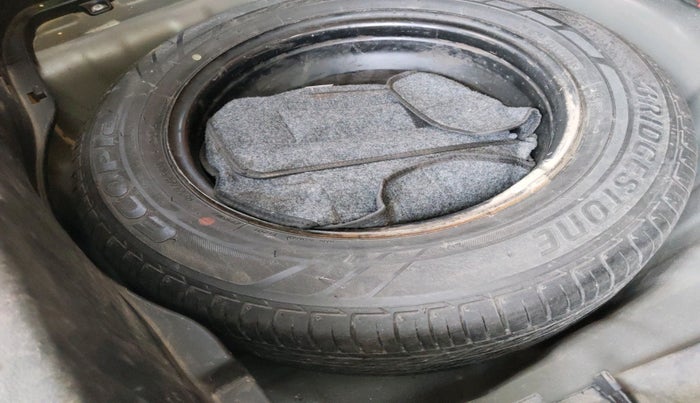 2023 Hyundai VENUE S(O) 1.2, Petrol, Manual, 32,084 km, tyre