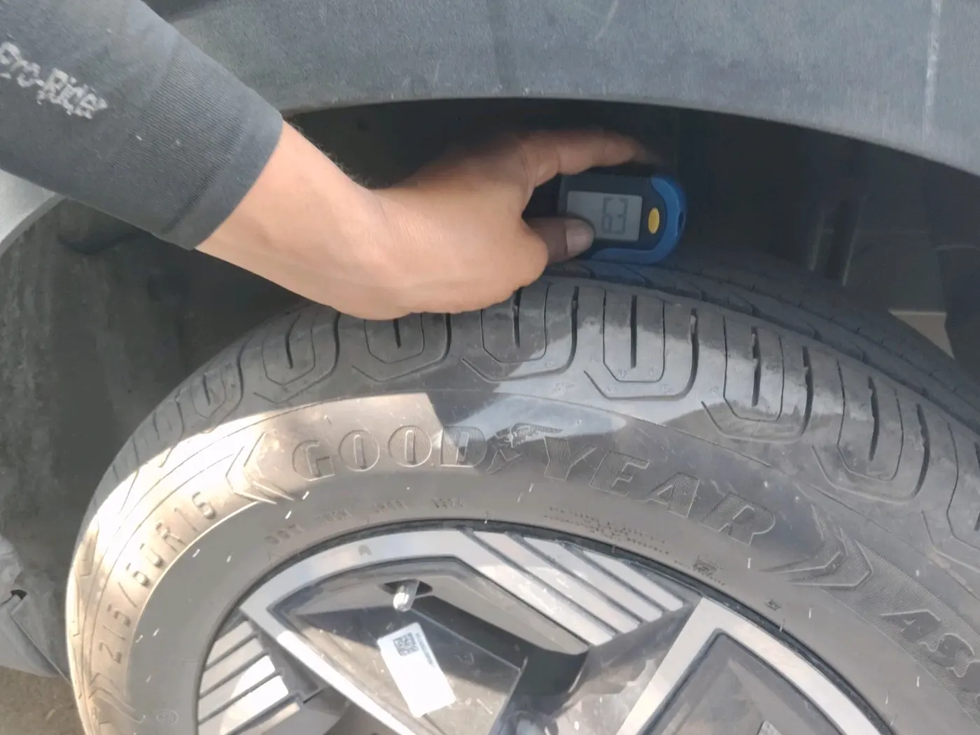2024 Tata NEXON FEARLESS SUNROOF DCA 1.2 PETROL, Petrol, Automatic, 33,642 km, tyre