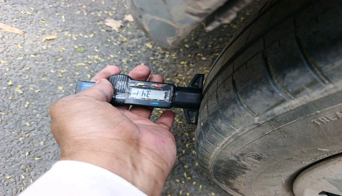 2011 Hyundai i10 MAGNA 1.2, Petrol, Manual, 1,26,117 km, tyre