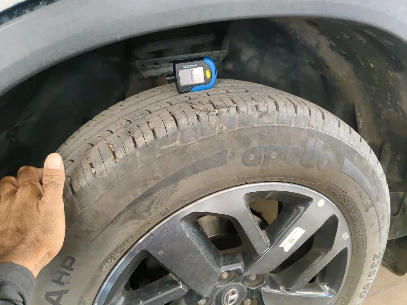 2023 Tata Harrier XZA PLUS O DARK EDITION, Diesel, Automatic, 31,895 km, tyre