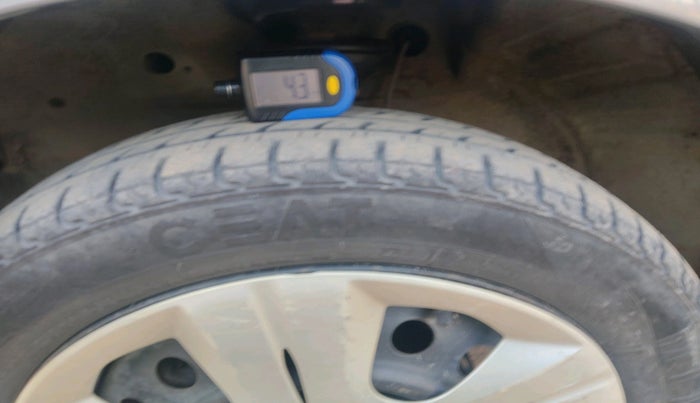 2015 Maruti Wagon R 1.0 VXI, Petrol, Manual, 67,600 km, tyre