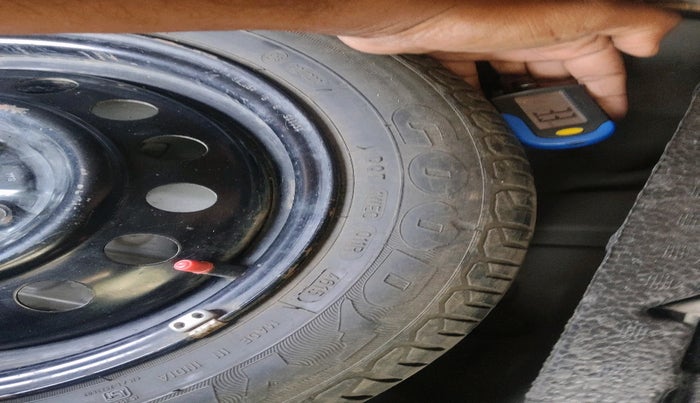 2015 Maruti Wagon R 1.0 VXI, Petrol, Manual, 67,600 km, tyre