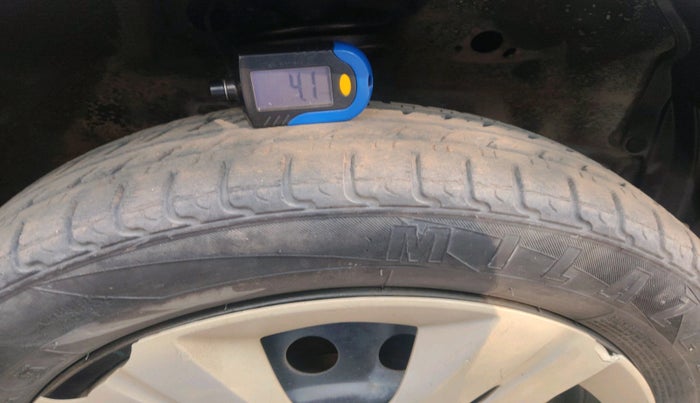 2015 Maruti Wagon R 1.0 VXI, Petrol, Manual, 67,600 km, tyre