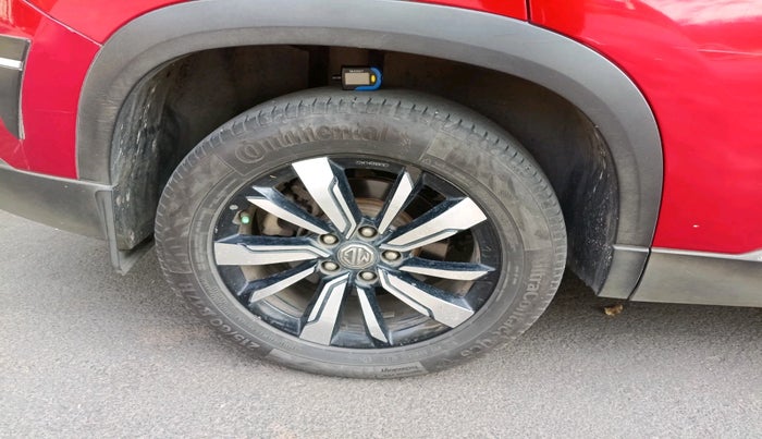 2019 MG HECTOR SHARP 1.5 DCT PETROL, Petrol, Automatic, 1,05,317 km, tyre